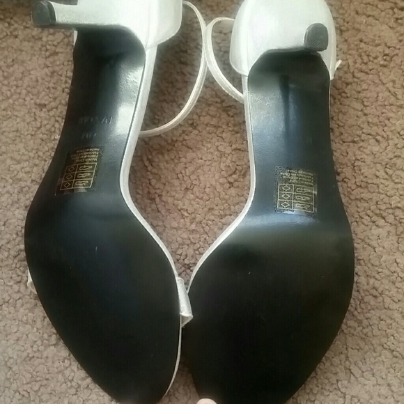 💕 DAVID BRIDAL sandals. Really pretty. SIZE 11 - Picture 3 of 4